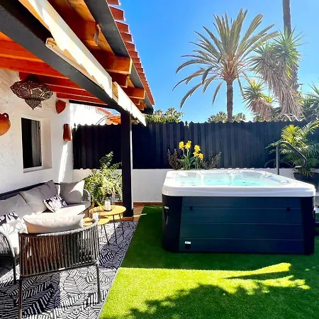 Oasis Beach Home I With Private Jacuzzi Holiday home Playa del Ingles (Gran Canaria)