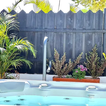 Holiday home Oasis With Jacuzzi *