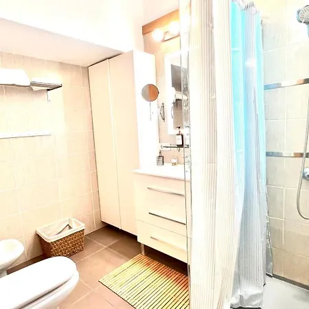 Oasis With Jacuzzi Holiday home *