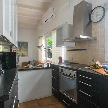 Oasis Beach Home I With Private Jacuzzi Holiday home *