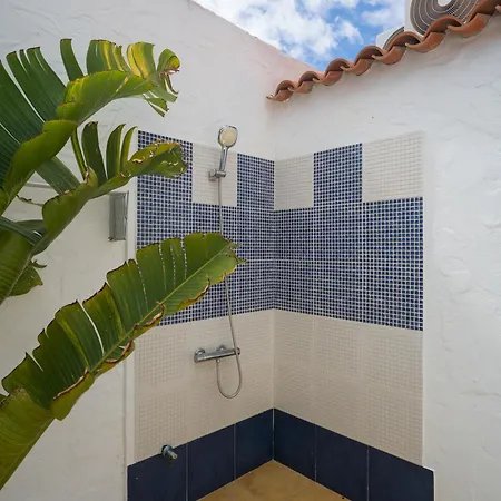 Oasis Beach Home I With Private Jacuzzi Holiday home *