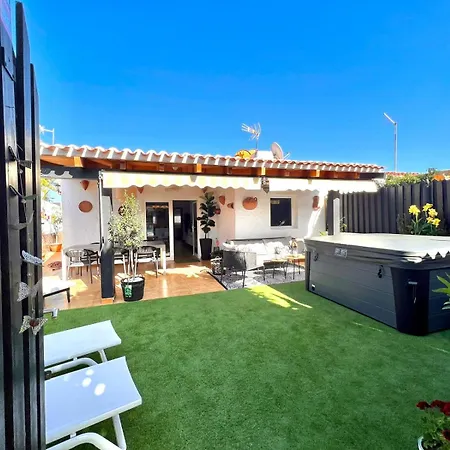 Сasa de vacaciones Oasis With Jacuzzi *